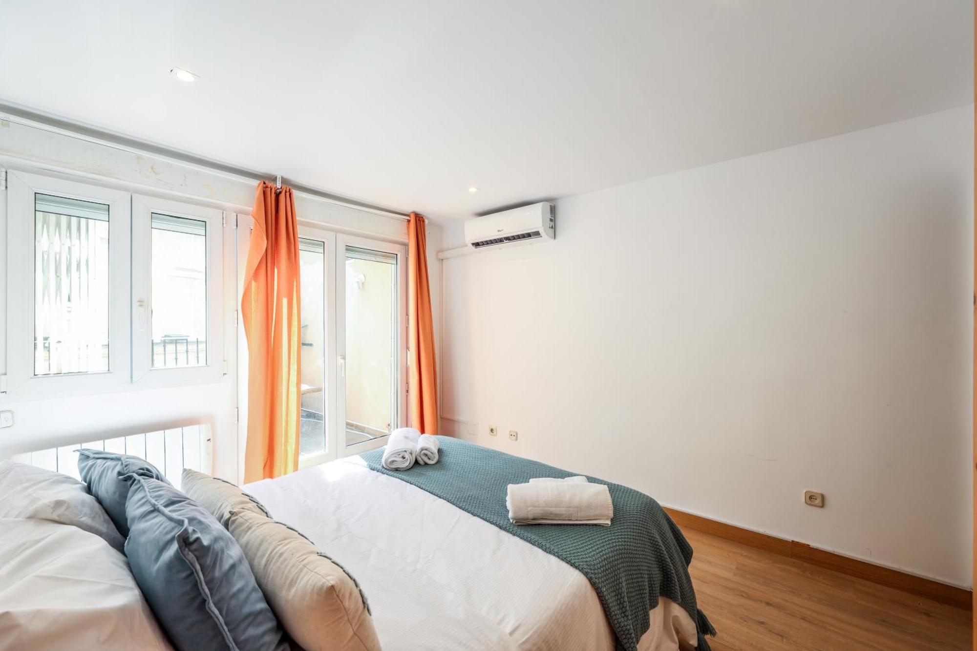 Top Gran Via Houses Мадрид Экстерьер фото